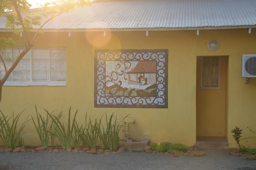 Stoep Cafe Guest House Komatipoort Exterior foto